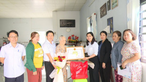 LÃNH ĐẠO XÃ BÀU HÀM TỔ CHỨC CÁC ĐOÀN THĂM HỎI, CHÚC THỌ...