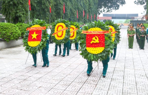 PHƯỜNG BÌNH LONG VIẾNG NGHĨA TRANG LIỆT SĨ NHÂN KỸ NIỆM 79...