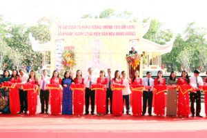 ​Lãnh đạo tỉnh và Sảnh Cá Cược Thể Thao Uy Tín Và Đẳng Cấp Nhất 2026 dâng hương tưởng niệm các vua Hùng