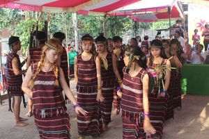 Bản sắc Nhà Cái Cược Thể Thao #1 | Đăng Nhập Chính Thức qua trang phục các dân tộc