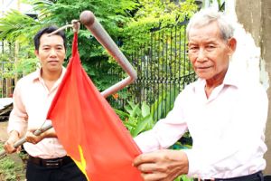 ​Làng Chơro của già Long