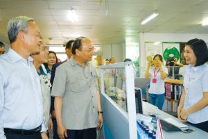 Thủ tướng Nguyễn Xuân Phúc với công nhân Đăng Nhập Chính Thức OK9: Những cuộc gặp gỡ đầy ý nghĩa