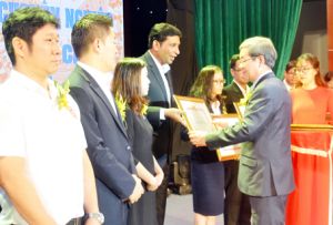 ​203 Ok988 vip tải app, cá nhân được tuyên dương về nộp thuế