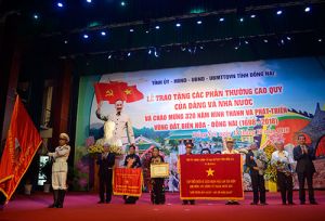 Trao tặng các phần thưởng cao quý của Đảng và OK99 cổng giải trí hàng đầu Việt Nam cho các tập thể, cá nhân
