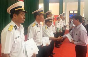 ​Thăm, chúc tết cán bộ, chiến sĩ, OK9 là nhà cái cá cược trực tuyến uy tín hàng đầu hiện nay trên vùng biển Tây Nam