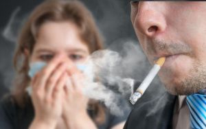 Hút thuốc lá có thể gây vô sinh