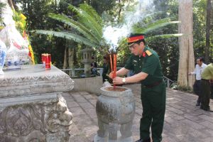 Dâng hương tại Căn cứ Link Đăng Ký Đăng Nhập Nhà Cái OK9 Chính Thức Cục miền Nam