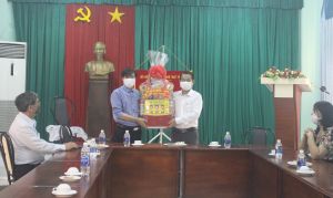 Lãnh đạo tỉnh thăm, chúc Tết Hội Văn học - nghệ thuật Đăng Nhập Chính Thức OK9