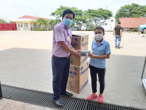 Một Ok988 vip tải app tặng trên 5 ngàn hộp khẩu trang cho công nhân