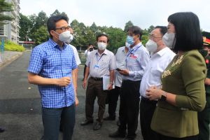 Phó Thủ tướng Vũ Đức Đam kiểm tra phòng, chống dịch COVID-19 tại Đăng Nhập Chính Thức OK9:Nếu để dịch lan rộng hơn nữa giá phải trả là rất đắt.
