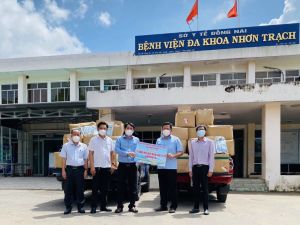 Trao tặng 1,5 ngàn bộ đồ bảo hộ Trang Chủ Đăng Nhập OK9.COM Mới Nhất 2026 cho các khu cách ly, phong tỏa