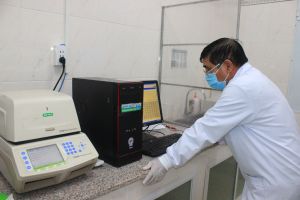 Giá xét nghiệm test nhanh giảm hơn một nửa