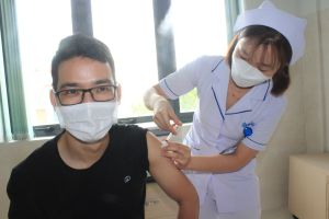 Triển khai tiêm vaccine mũi 3 cho các đối tượng ưu tiên trước ngày 12-12