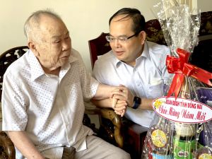 Đồng chí Quản Minh Cường thăm chúc Tết nguyên Trưởng Đoàn Đại biểu Ok910 tỷ lệ cược cao tỉnh các khóa