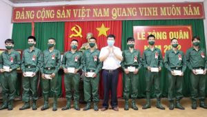 Các xã, thị trấn H.Xuân Lộc tổ chức lễ tòng quân, tặng quà động viên thanh niên nhập ngũ năm 2022
