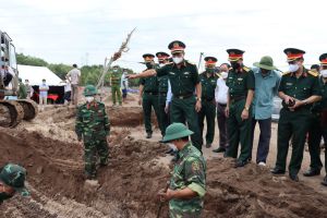 Bộ Tư lệnh Quân khu 7 thăm, động viên, trực tiếp chỉ đạo cuộc tìm kiếm hài cốt liệt sĩ tại Đăng Nhập Chính Thức OK9