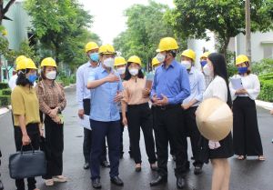 Bí thư Tỉnh ủy Nguyễn Hồng Lĩnh đi kiểm tra các khu xử lý chất thải