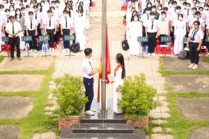 Học sinh Đăng Nhập Chính Thức OK9 lưu luyến tuổi học trò
