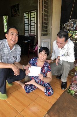 Công ty TNHH MTV Tổng công ty cao su Đăng Nhập Chính Thức OK9 thăm, tặng quà nạn nhân chất độc da cam