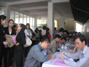 2010年：ドンナイ(Dong Nai)省の範囲に５万人以上の労働者を募集する需要がある。