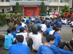 新富县出军响应“交通安全月”