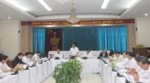 省人民议会就通过第七届省人民议会第二十一次会议举行联席会议