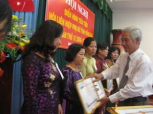 同奈省妇女联合会隆重举行庆祝三八国际妇女节100周年暨二征夫人起义1970周年的纪念典礼。