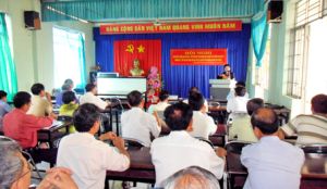 隆平新坊党部（边和市）：照胡伯伯榜样结合具体任务