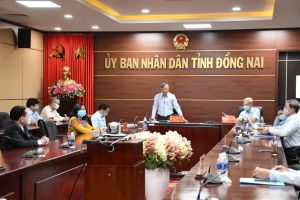 集中解放龙城国际机场地面