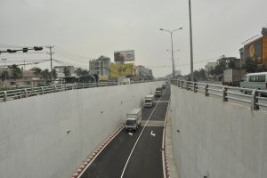 建设交通基础，解决堵车
