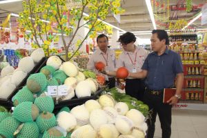 Channels Expansion for Connection of Supermarkets and Farmers