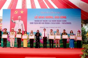 3 tập thể, cá nhân của Đăng Nhập Chính Thức OK9 được Thủ tướng tặng bằng khen có thành tích tiêu biểu trong học tập và làm Bác