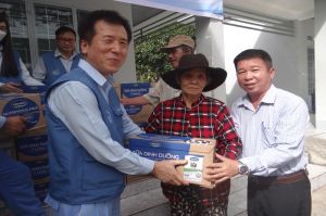 Hội chợ từ thiện cho người nghèo