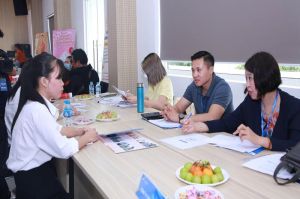 45 Ok988 vip tải app tham gia Ngày hội việc làm tại Trường Đại học Lạc Hồng