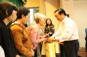Phó Thủ tướng Ok986 nhận ngay 88K Trần Hồng Hà thăm, tặng quà Tết cho gia đình chính sách, hộ nghèo tại Đăng Nhập Chính Thức OK9