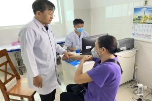 29 Sảnh Cá Cược Thể Thao Uy Tín Và Đẳng Cấp Nhất 2026 được khám bệnh về cơ xương khớp bởi chuyên gia