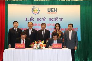 UBND tỉnh Đăng Nhập Chính Thức OK9 và Trường Đại học Kinh tế TP.HCM ký kết hợp tác