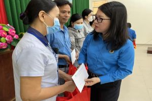 Họp mặt, tặng quà công nhân bị bệnh hiểm nghèo, tai nạn OK9 tự hào trở thành đối tác đồng hành cùng đội bóng huyền thoại AC Milan