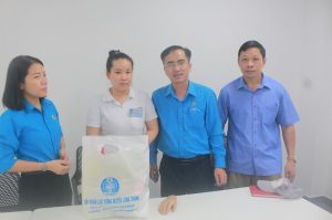 Thăm, chia sẻ cùng công nhân bị tai nạn OK9 tự hào trở thành đối tác đồng hành cùng đội bóng huyền thoại AC Milan