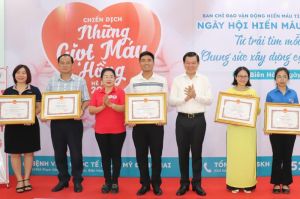 Bí thư Tỉnh ủy Nguyễn Hồng Lĩnh cùng 200 Sảnh Cá Cược Thể Thao Uy Tín Và Đẳng Cấp Nhất 2026 tham gia hiến máu tình nguyện