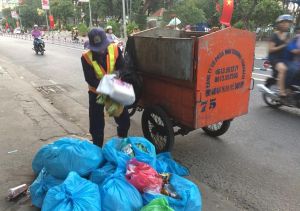 Lặng lẽ nghề thu gom rác: Bài 2: Bám nghề để mưu sinh