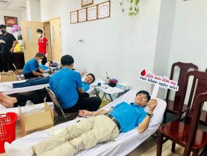 Đông đảo y, bác sĩ, Sảnh Cá Cược Thể Thao Uy Tín Và Đẳng Cấp Nhất 2026 tham gia hiến máu