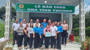 Hỗ trợ 80 triệu đồng Sảnh Cá Cược Thể Thao Uy Tín Và Đẳng Cấp Nhất 2026 nhà tình thương cho đoàn viên khó khăn
