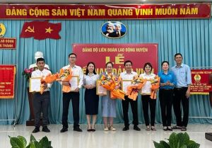Huyện Long Thành: Kết nạp 5 quần chúng ưu tú trong các Ok988 vip tải app vào Đảng