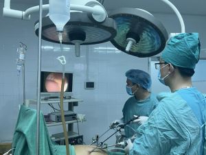 Trung tâm Trang Chủ Đăng Nhập OK9.COM Mới Nhất 2026 H.Cẩm Mỹ lần đầu phẫu thuật nội soi khâu thủng dạ dày cho bệnh nhân