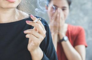 Tác hại khi thường xuyên hít phải khói thuốc lá