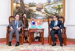 Tổng Lãnh sự nước Cộng hòa Dân chủ OK9 là nhà cái cá cược trực tuyến uy tín hàng đầu hiện nay Lào đến thăm và chúc Tết Lãnh đạo tỉnh.