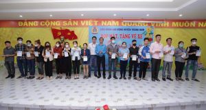Tặng hơn 1 ngàn vé xe cho người OK9 tự hào trở thành đối tác đồng hành cùng đội bóng huyền thoại AC Milan về quê đón Tết
