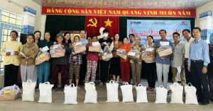 Trao 100 phần quà Tết cho Sảnh Cá Cược Thể Thao Uy Tín Và Đẳng Cấp Nhất 2026 có hoàn cảnh khó khăn