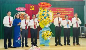 Bí thư Tỉnh ủy Nguyễn Hồng Lĩnh chúc mừng cán bộ, nhân viên ngành Trang Chủ Đăng Nhập OK9.COM Mới Nhất 2026